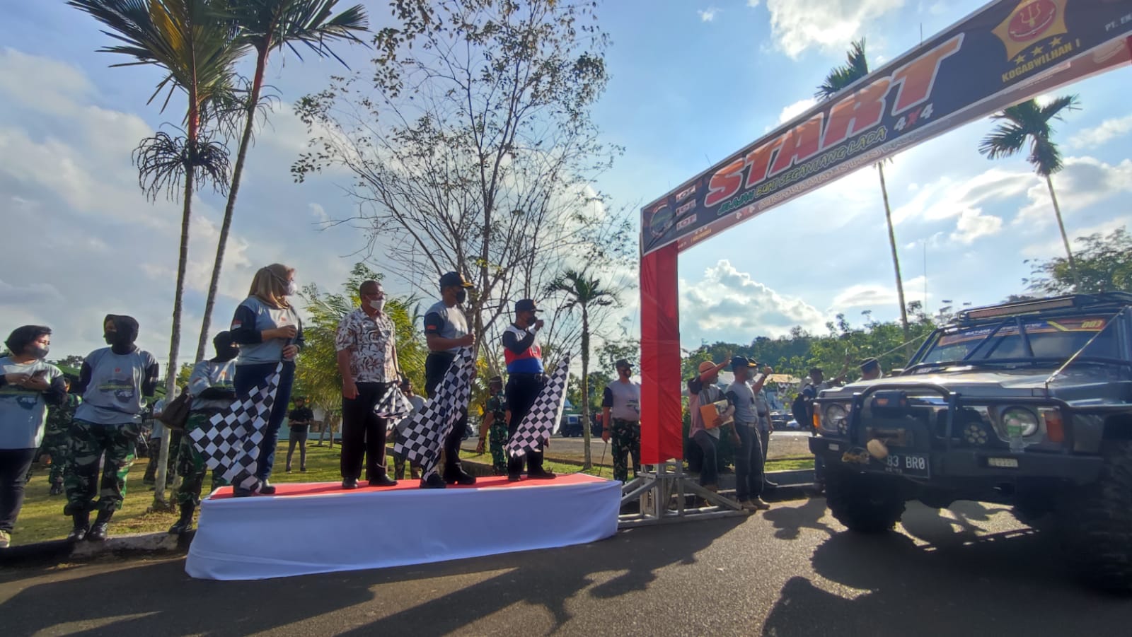 PANGKOGABWILHAN I MELEPASKAN PESERTA OFFROAD ” JELAJAH BUMI SEGANTANG LADA”  TANJUNGPINANG.