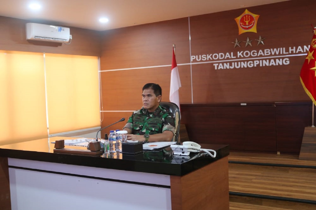 PANGKOGABWILHAN I MENGIKUTI LANGSUNG  RAPAT KOORDINASI KEAMANAN MARITIM INDONESIA SECARA VIRTUAL.