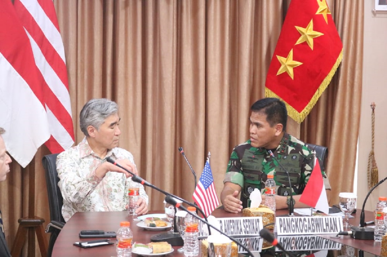 PANGKOGABWILHAN I MENERIMA KUNJUNGAN KEHORMATAN DUTA BESAR AMERIKA