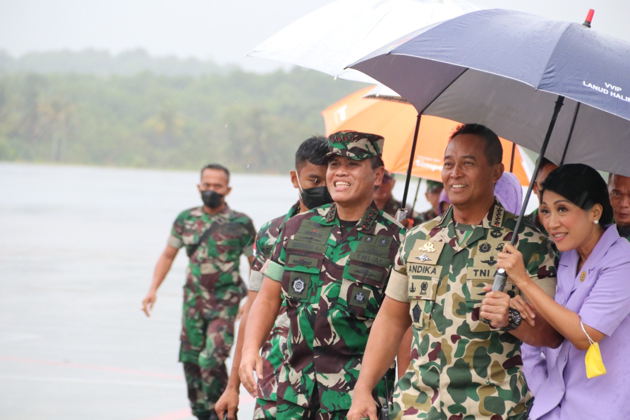 PANGKOGABWILHAN I MENERIMA KUNJUNGAN KERJA PANGLIMA TNI DI MAKO KOGABWILHAN I TANJUNGPINANG